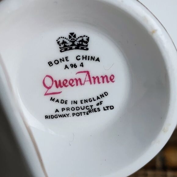 Vintage Queen's Fine Bone China Tea Cup Set - Picture 9 of 9